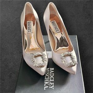 🌻Badgley Mischka Women's Cher Crystal Buckle Pumps